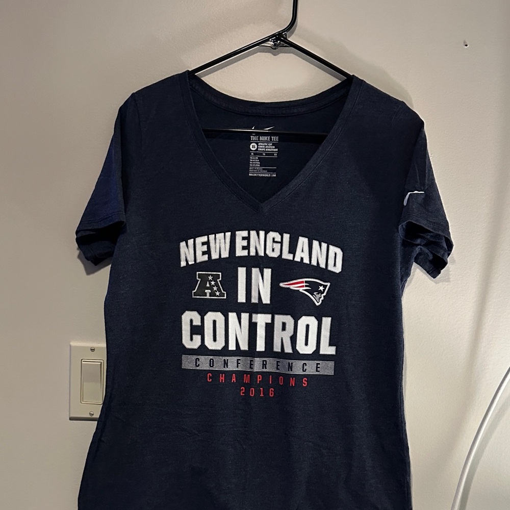 Nike New England Patriots 2016 Conference Champion V-neck Tee